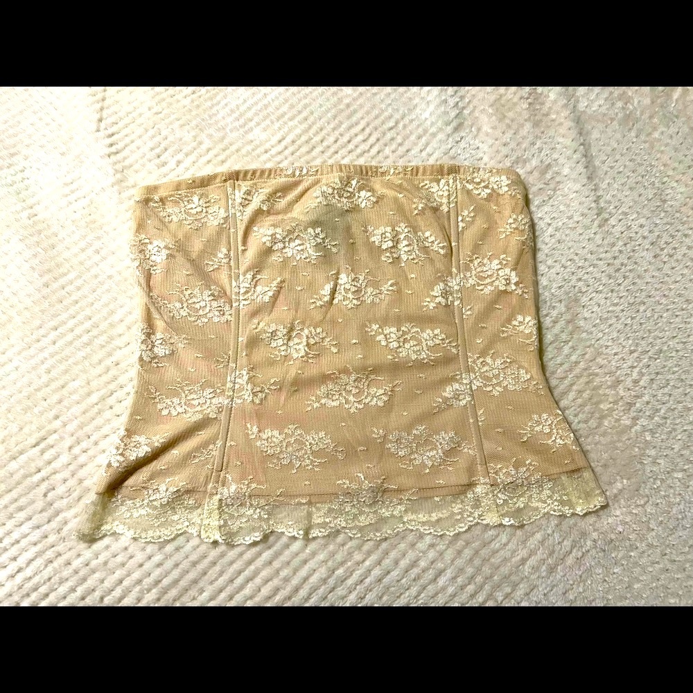 Limited Top Beige Lace L